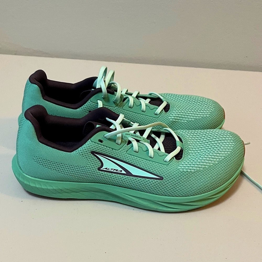 Altra Escalante 4 Mint Green Athletic Shoes